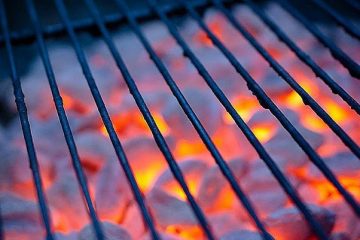 What is the Best Grill Grate Material for a BBQ